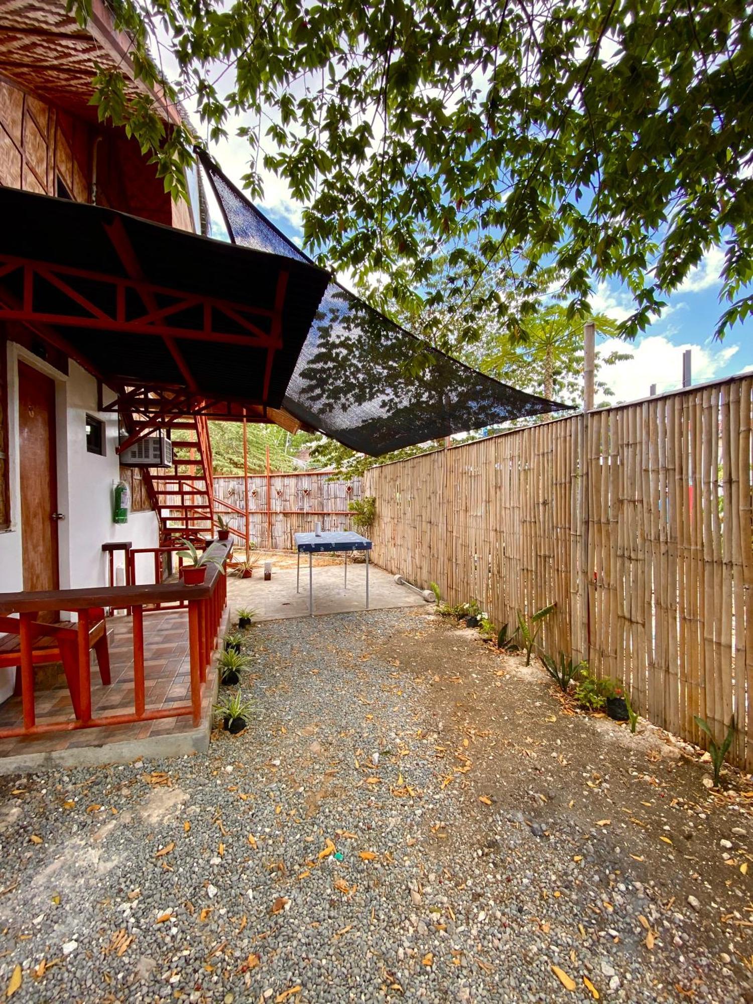 Moalboal Panagsama Beach Topbudz Hostel Exterior foto